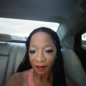 Meet your Posher, Sharon